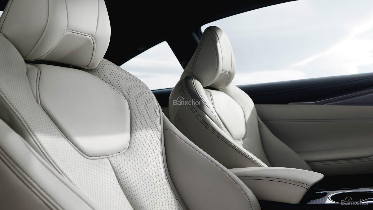 Đánh giá xe Infiniti Q60 2018 về trang bị tiện nghi 1a