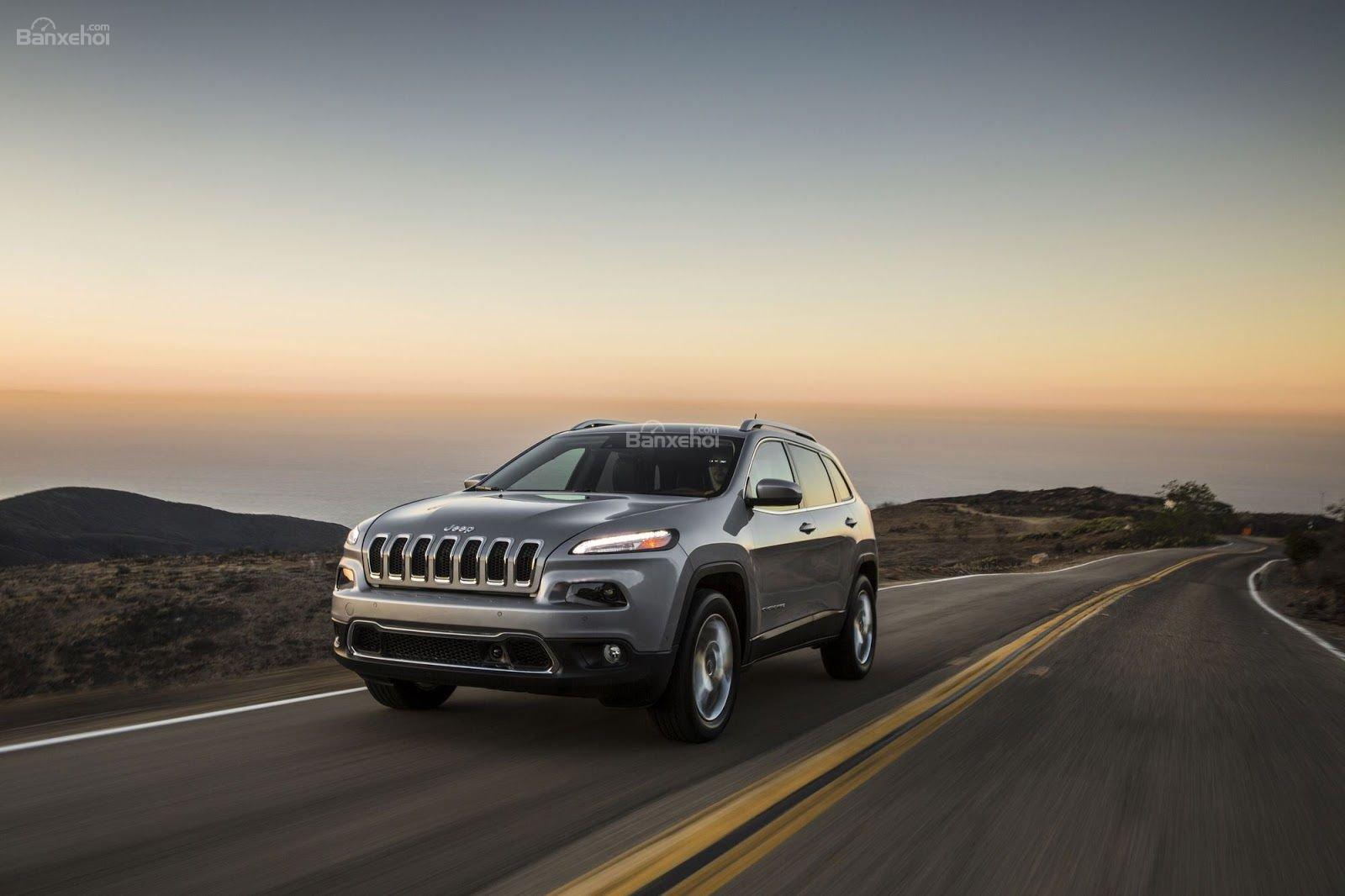 50.000 xe Jeep Cherokee 2018 bị triệu hồi do nguy cơ cháy 1a