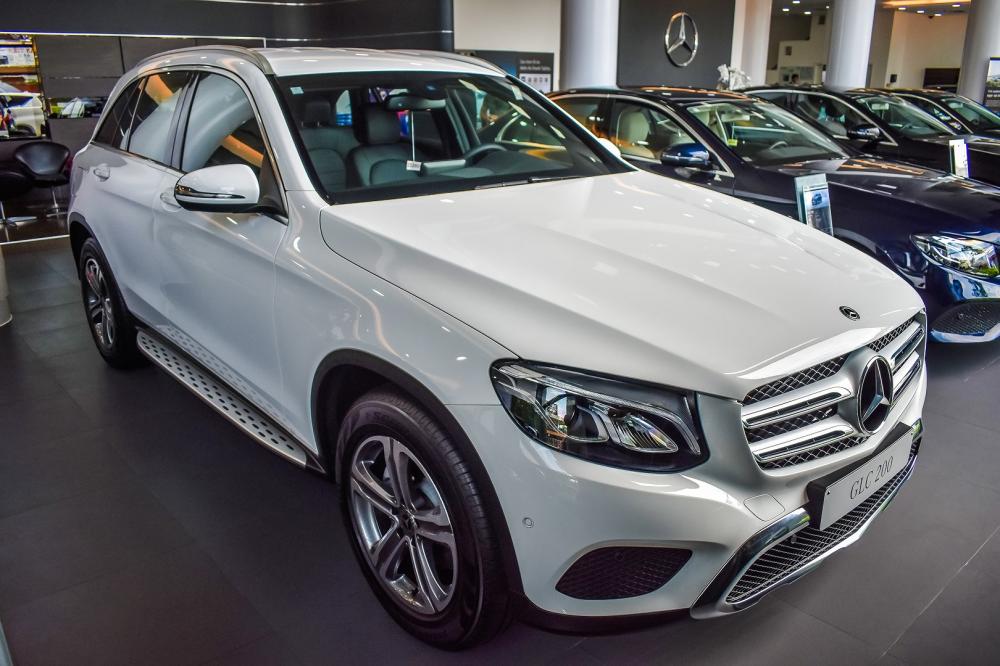 Ảnh thực tế Mercedes-Benz GLC 200 mới tại đại lý chính hãng.