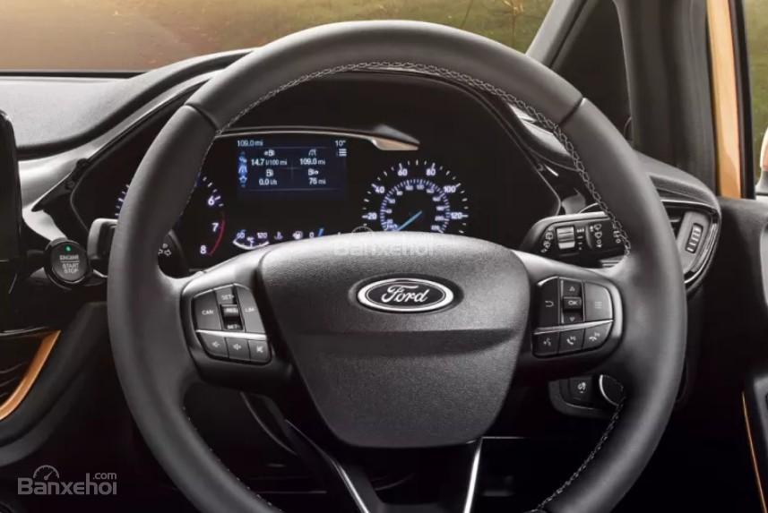 Đánh giá xe Ford Fiesta Active 2018: Vô lăng xe.