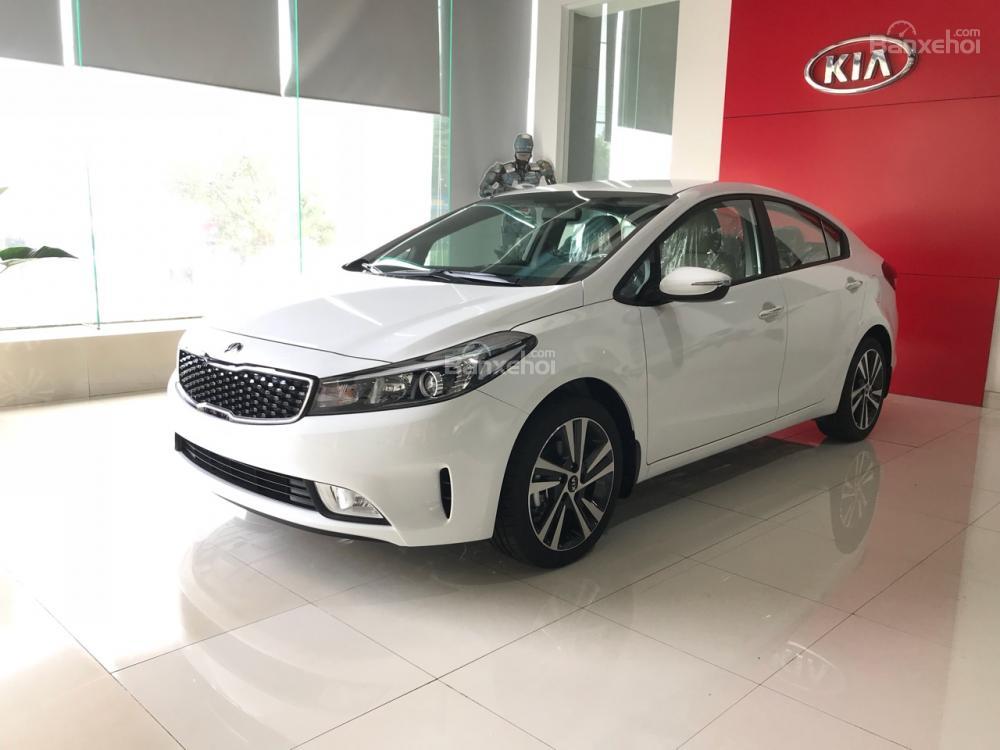 Kia Cerato SMT - Lựa chọn xe chạy dịch vụ mới giá lăn bánh chưa đến 600 triệu.