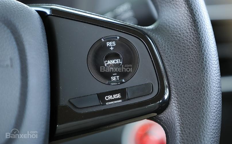 Đánh giá xe Honda Amaze 2018: Phím điều khiển trên vô-lăng z