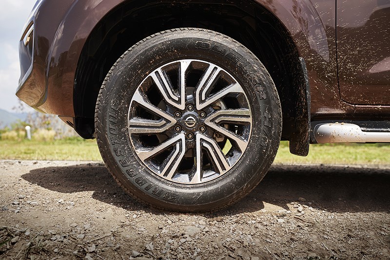 Nissan Terra chính thức ra mắt tại Philippines 7 Nissan Terra chính thức ra mắt tại Philippines 7.