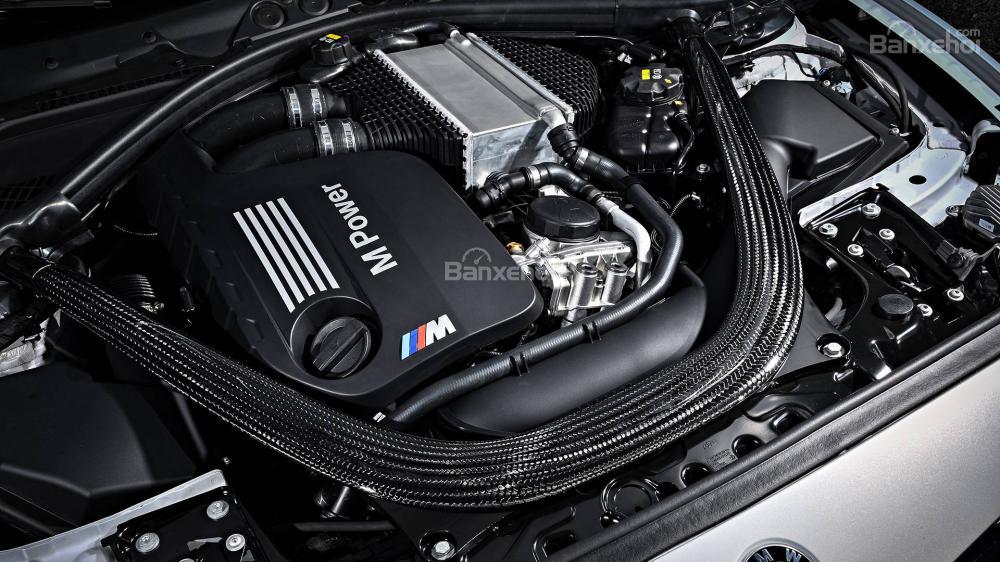 Đánh giá xe BMW M2 Competition 2019: Xe được trang bị động cơ tăng áp kép.