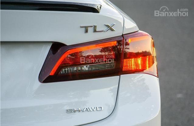 Đánh giá xe Acura TLX 2018: Đèn hậu bắt mắt hơn z