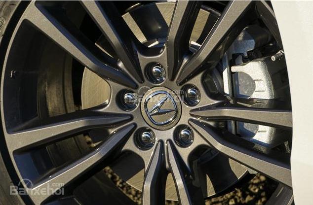 Đánh giá xe Acura TLX 2018: Mâm bánh hợp kim 5 chấu kép z
