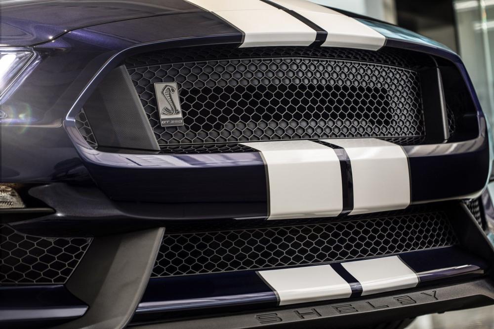 Ford Mustang Shelby GT350 2019 nâng cấp ngoại hình ấn tượng hơn 3.