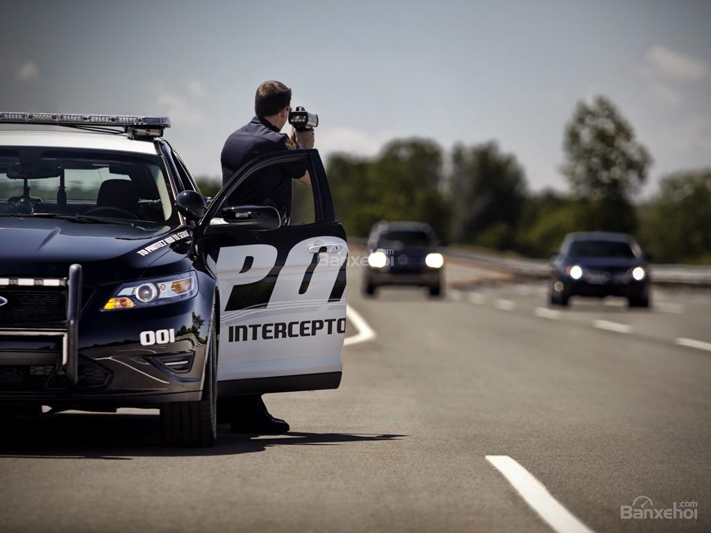 Chiêm ngưỡng Interceptor Utility - Siêu SUV truy đuổi tội phạm của Ford 3a