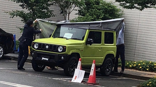 SUV Suzuki Jimny hiện nguyên hình qua loạt ảnh chụp trộm tại nhà máy 1
