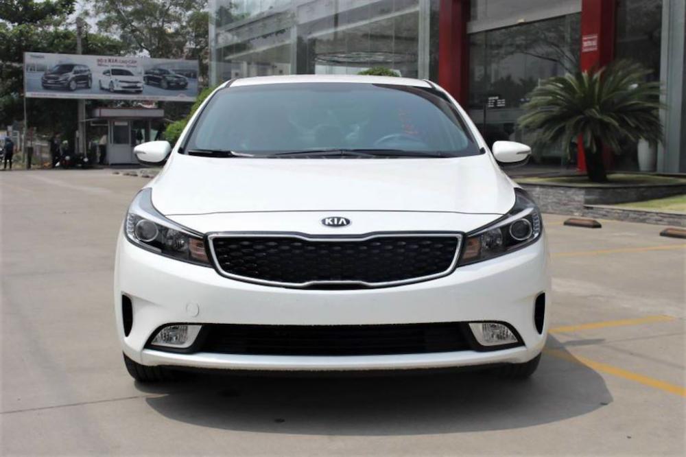 Đánh giá xe Kia Cerato SMT 2018: Đầu xe thiết kế hiện đại, đặc trưng nhà Kia.