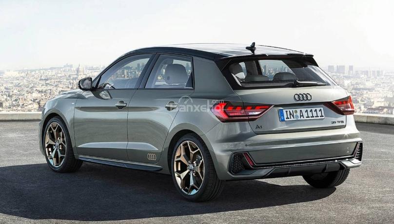 So sánh Audi A1 Sportback 2019 mới và cũ về thiết kế đuôi xe 1a