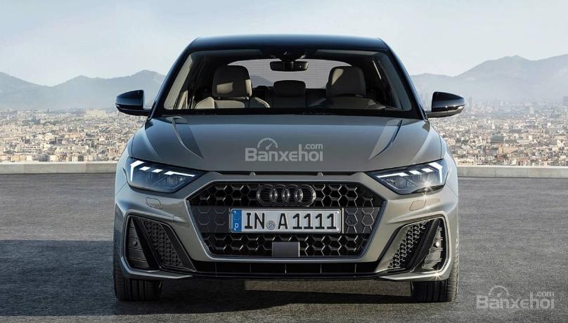 So sánh Audi A1 Sportback 2019 mới và cũ về thiết kế đầu xe 1a