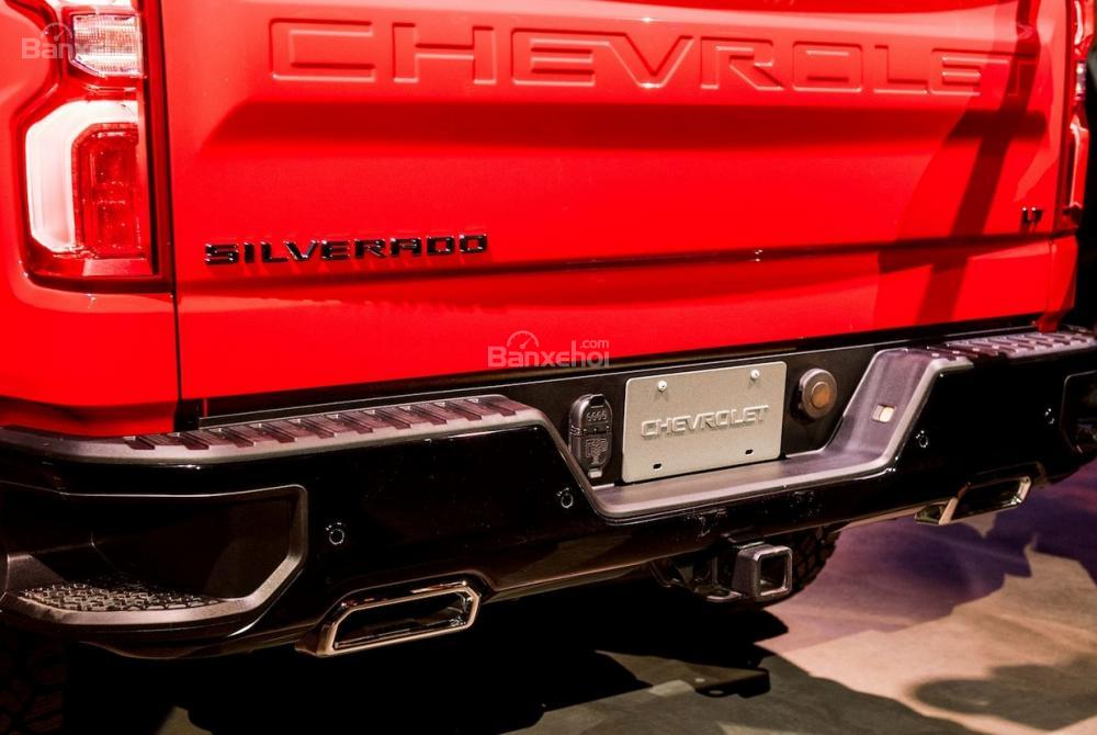 Đánh giá xe Chevrolet Silverado 1500 2019: Ống xả.