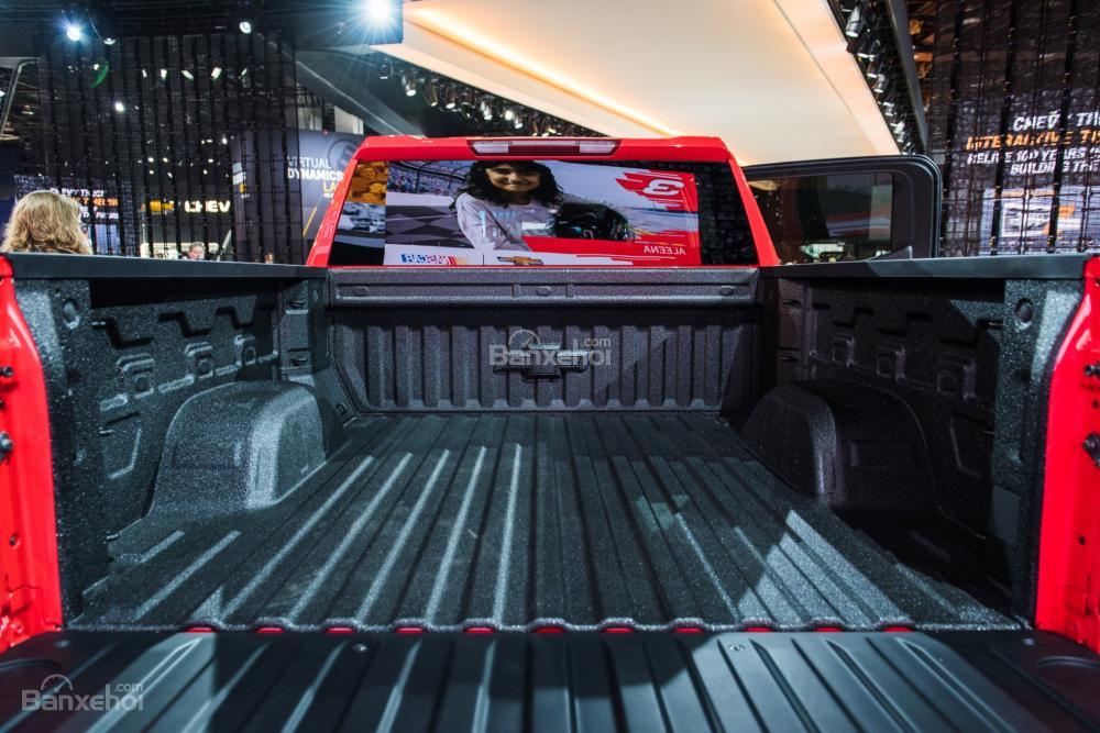 Đánh giá xe Chevrolet Silverado 1500 2019: Cận cảnh thùng xe.