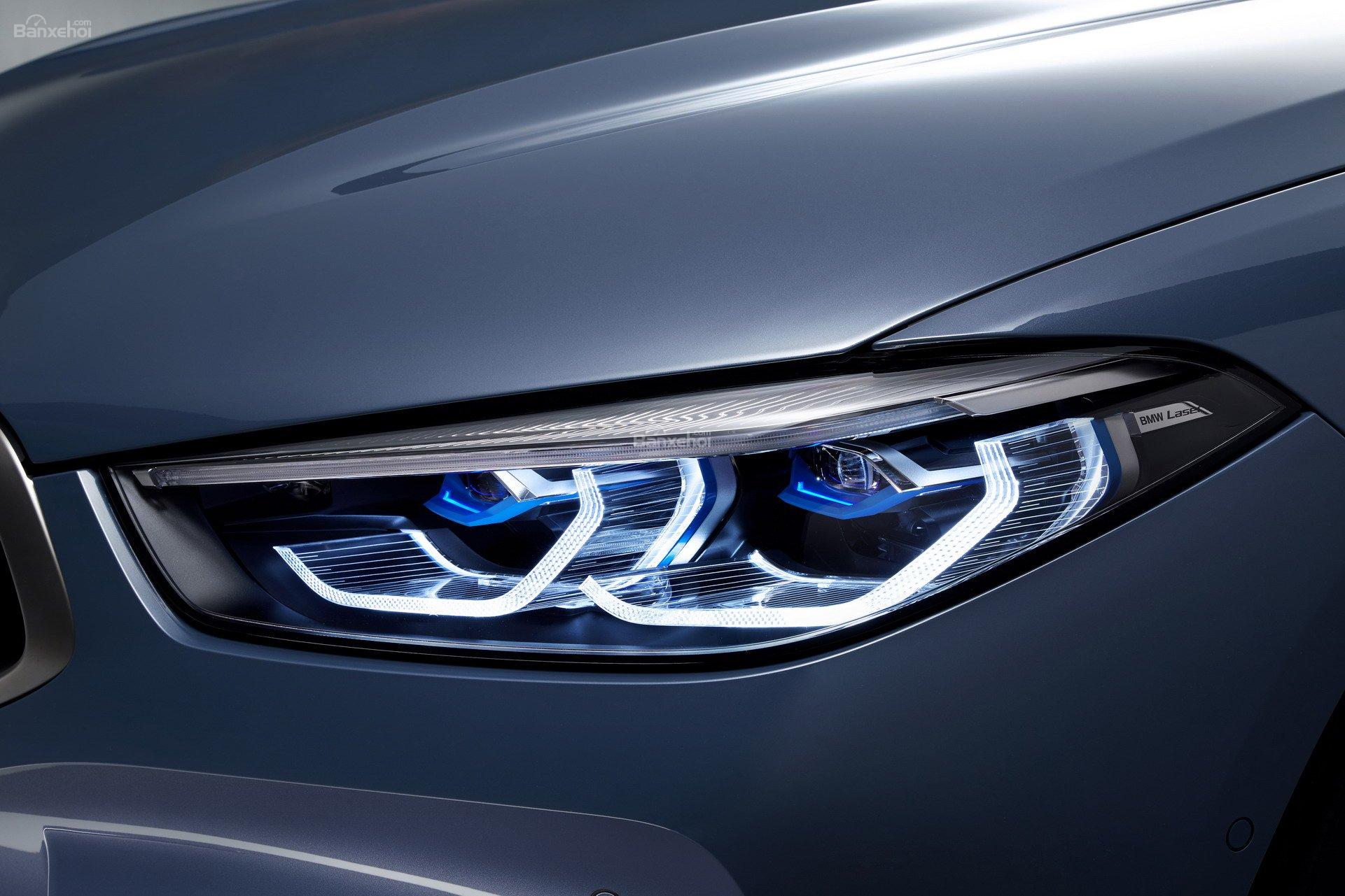 Đánh giá xe BMW 8-Series 2019: Đèn trước phong cách vòng đôi z