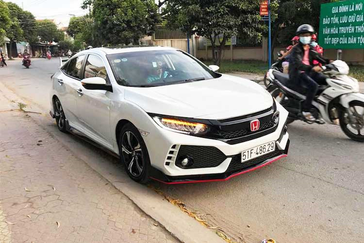 Honda Civic bản thể thao xuất hiện tại Việt Nam trị giá tiền tỷ