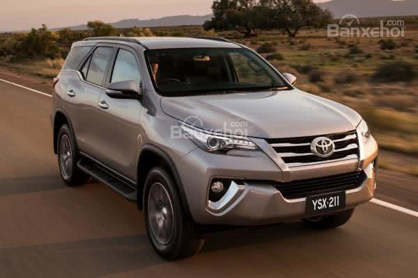 Toyota Innova Crysta và Toyota Fortuner dính án triệu hồi