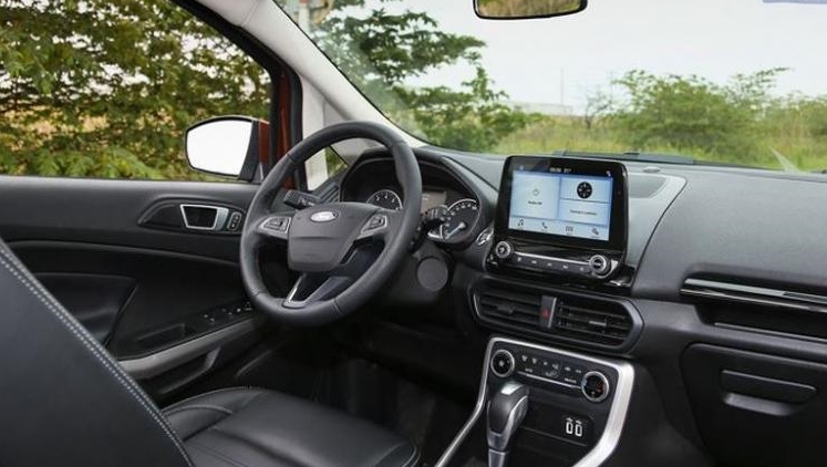 So sánh xe Honda HR-V 1.8L 2018 và Ford Ecosport Titanium 1.0L EcoBoost 2018  về khoang cabin 1.
