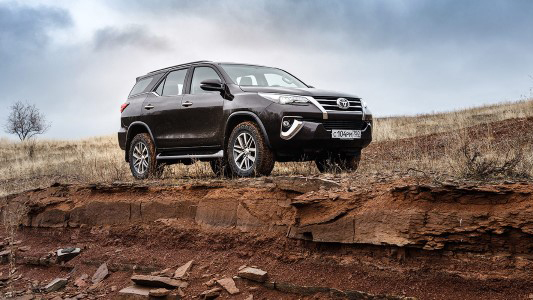 So sánh xe Ford Everest 2018 và Toyota Fortuner 2018: Xe nội thành và xe off-road So sánh xe Ford Everest 2018 và Toyota Fortuner 2018: Xe nội thành và xe off-road.