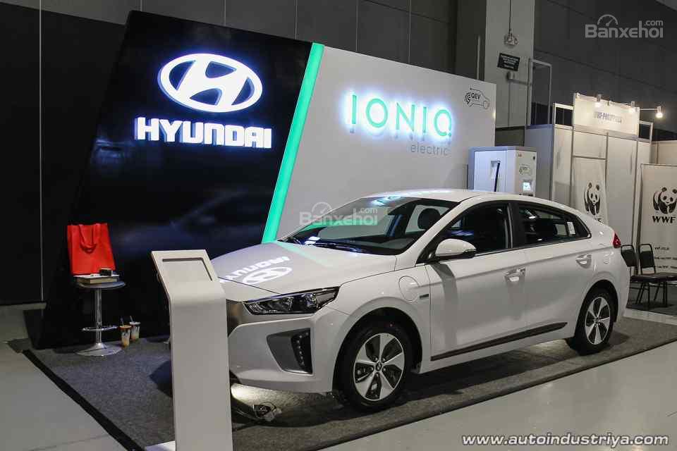 Hyundai Ioniq chạy hoàn toàn bằng điện có giá 807 triệu đồng - 2