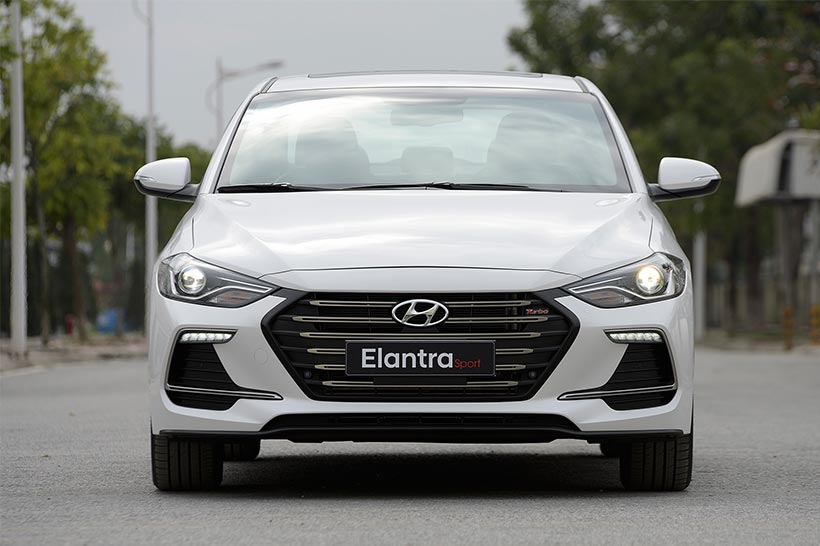 Giá lăn bánh Hyundai Elantra 2018 cho cả 4 phiên bản mới nhất hôm nay...