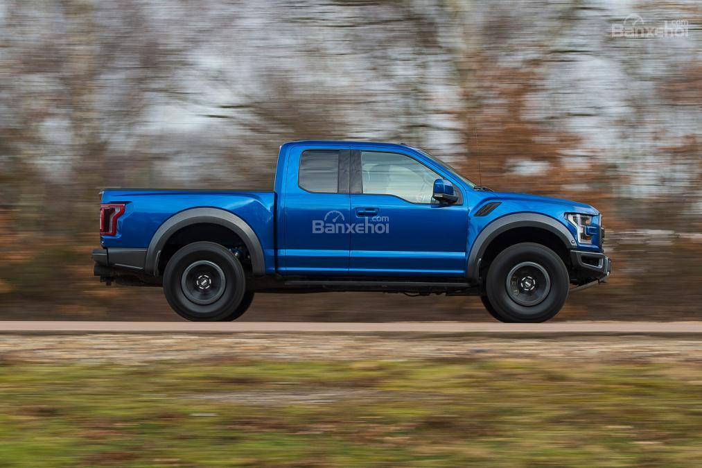 Đánh giá xe Ford F-150 Raptor 2018