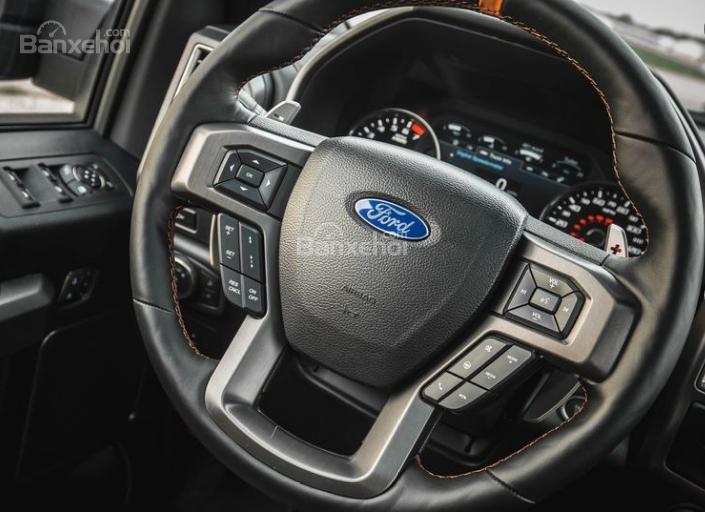 Đánh giá xe Ford F-150 Raptor 2018 về trang bị tiện nghi 2a