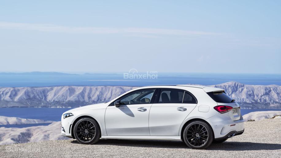 Đánh giá xe Mercedes-Benz A-Class 2019 - thân - 1