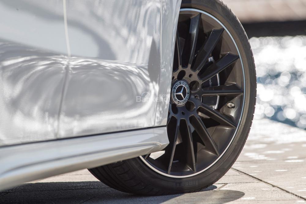 Đánh giá xe Mercedes-Benz A Class 2019 - thân - 2