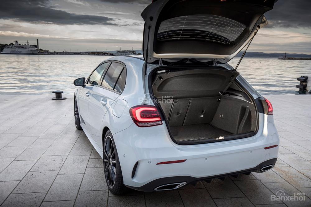 Đánh giá xe Mercedes-Benz A Class 2019 - hành lý - 1