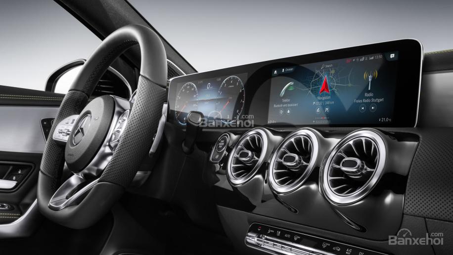 Đánh giá xe Mercedes-Benz A Class 2019 - màn hình - 2