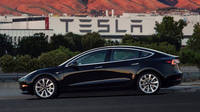 Hàng loạt đơn đặt hàng Tesla Model 3 bị hủy do khách hàng đã hết kiên nhân chờ đợi 1