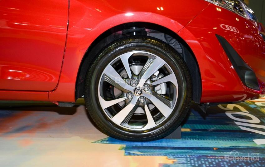 Đánh giá xe Toyota Vios 2018: La-zăng xe 4