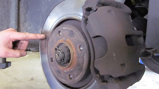 5 nguyên nhân chính dẫn đến tình trạng bó phanh xe ô tô 1 5 nguyên nhân chính dẫn đến tình trạng bó phanh xe ô tô 1.