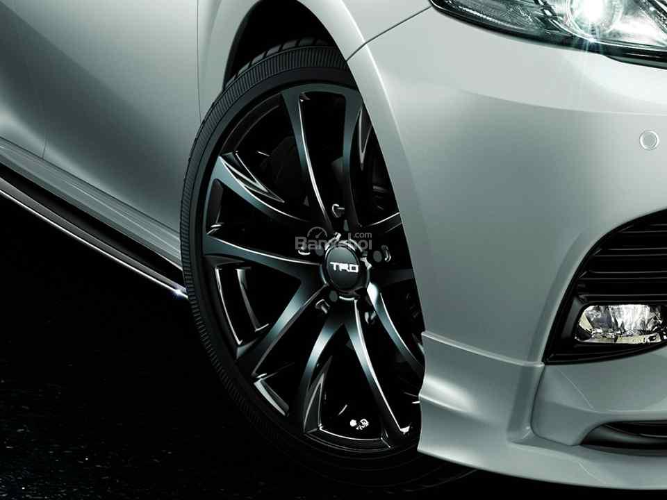 Toyota Camry TRD thu hút mọi ánh mắt Vén màn bản độ Toyota Camry TRD thể thao và hầm hố hơn - 4