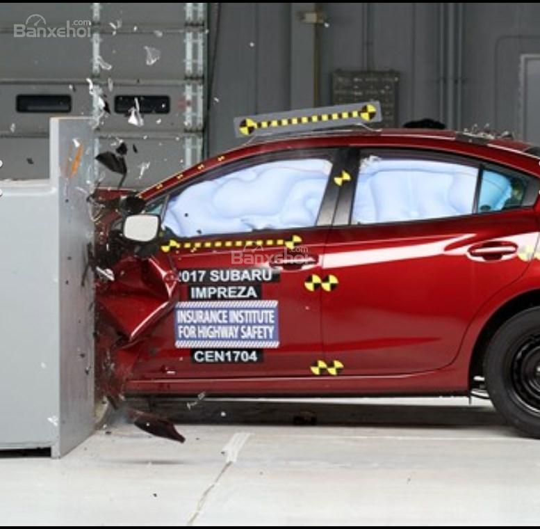 Đánh giá xe Subaru Impreza 2019: Mẫu xe cũ được đánh giá an toàn cao.