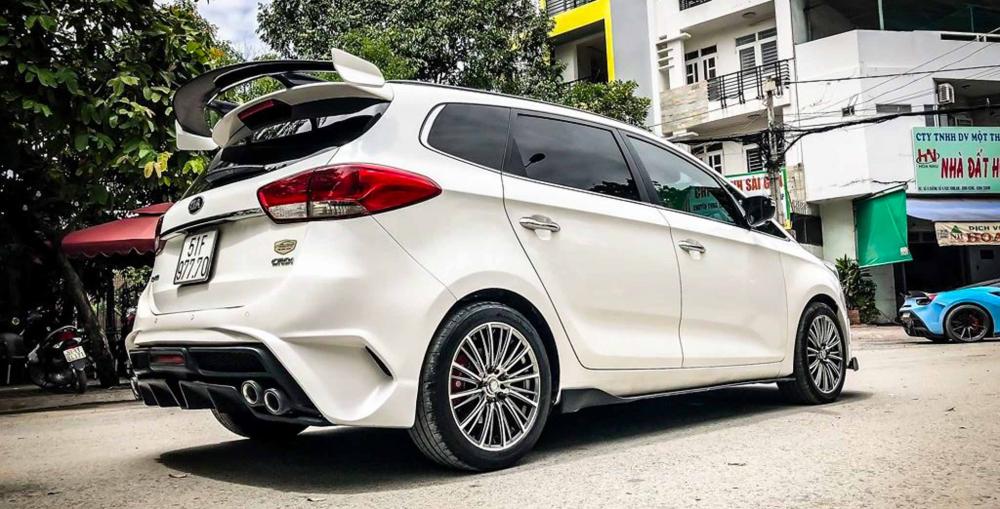 Khám phá mẫu Kia Rondo với bộ bodykit thể thao mới