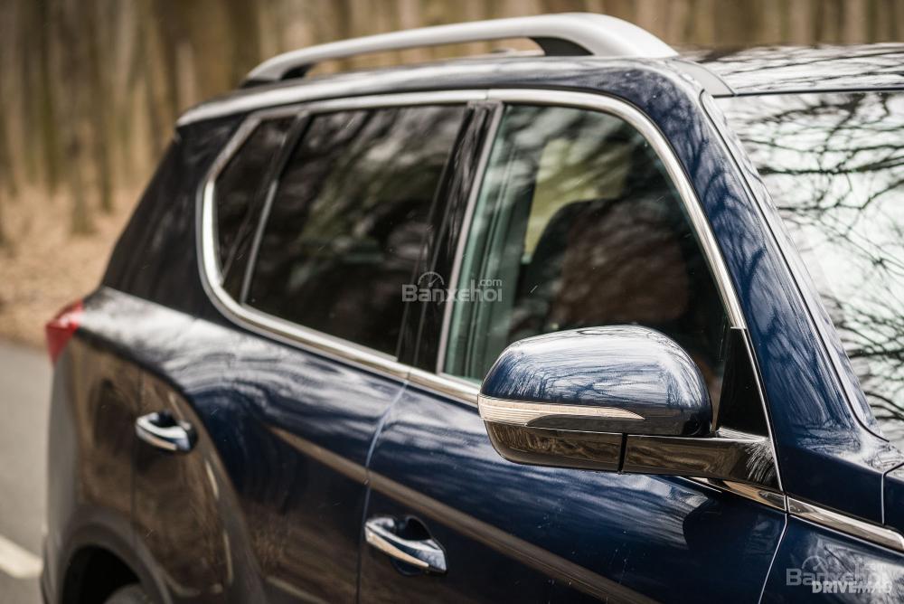 Đánh giá xe SsangYong Rexton 2018 - thân - 2