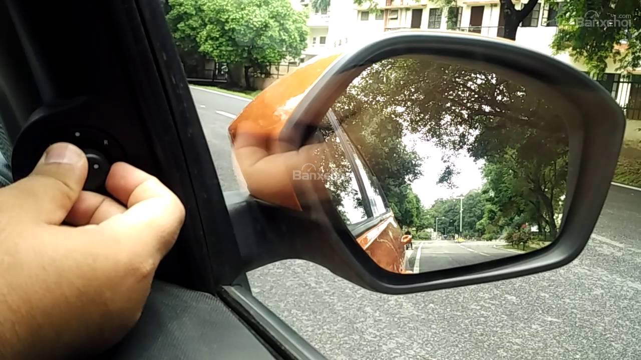 Gương chiếu hậu ngoài chỉnh điện.