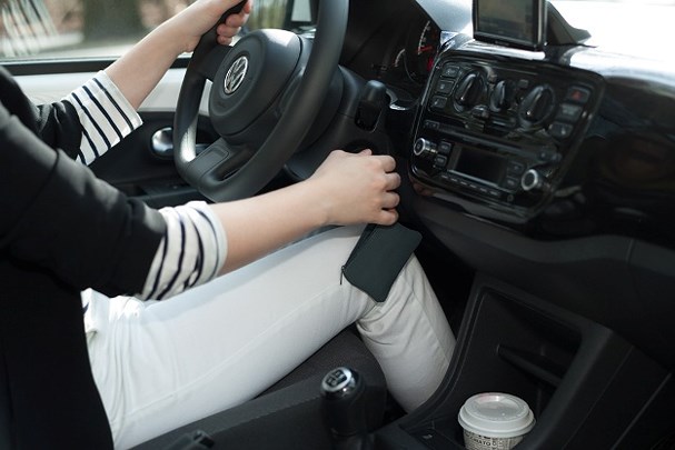 5 dấu hiệu nhận biết máy phát điện xe ô tô bị hỏng hóc 5.