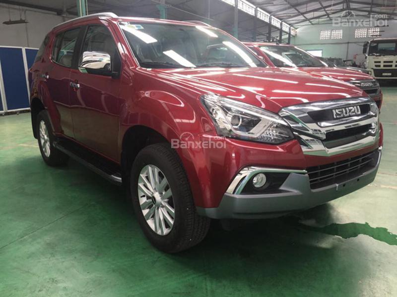 https://oto.com.vn/xe-moi/isuzu-mu-x-2018-da-co-mat-tai-dai-ly-cho-ra-mat-gia-du-kien-re-nhat-phan-khuc-suv-articleid-nosscsx