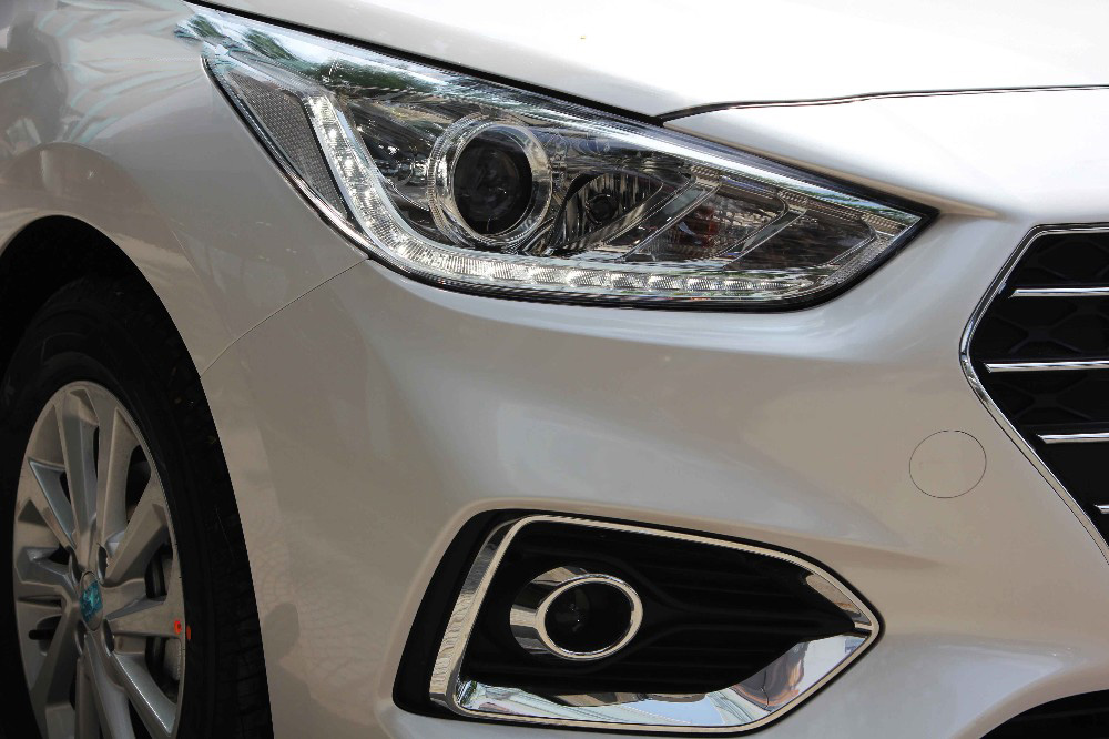 Đánh giá Hyundai Accent 2018 bản đặc biệt: Hệ thống đèn chiếu sáng trước...