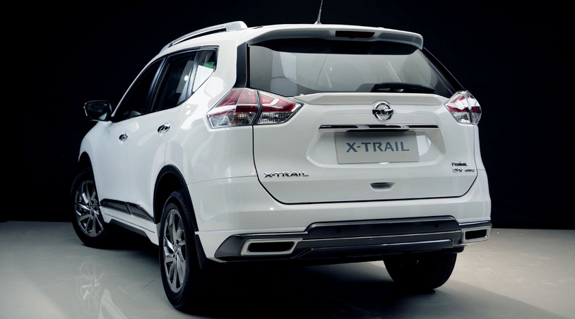 Đánh giá xe Nissan X-Trail V-series 2019 về đuôi xe 1
