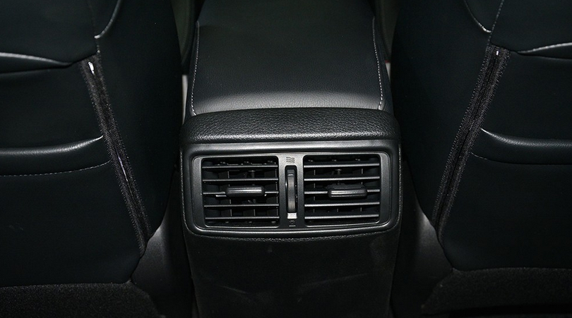Đánh giá xe Nissan X-Trail V-series 2019: Cửa gió điều hòa cho hàng ghế sau 1