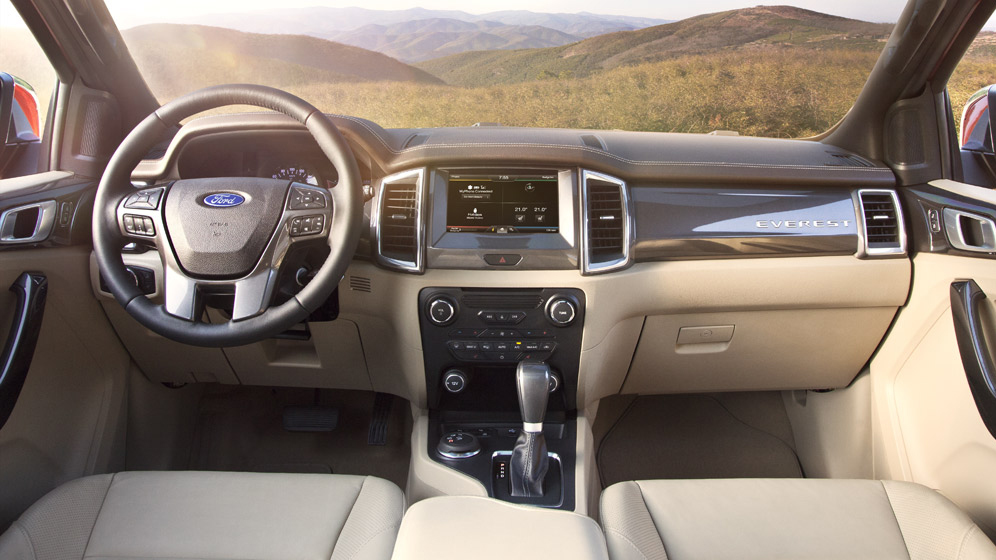 So sánh xe Ford Everest 2019 và Chevrolet Trailblazer 2018 về nội thất 2 So sánh xe Ford Everest 2019 và Chevrolet Trailblazer 2018 về nội thất 3