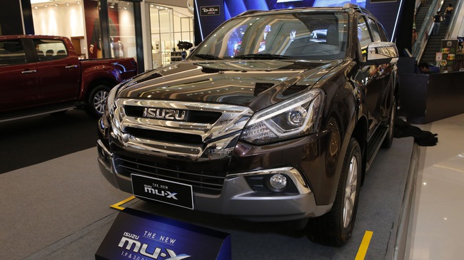 Isuzu mu-X 2018 chính thức: dòng SUV 7 chỗ rẻ nhất thị trường Việt a1