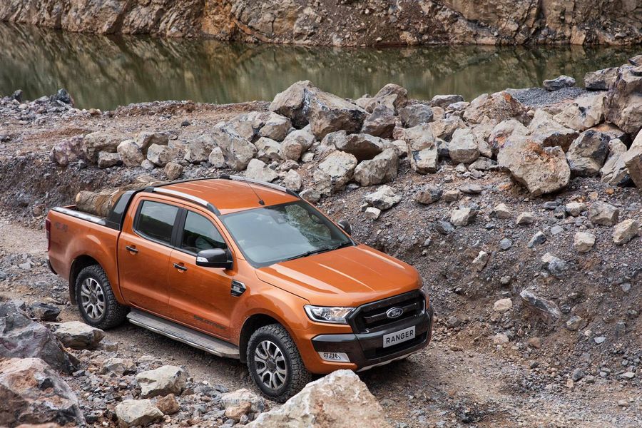 Ford Ranger 2018 đang trên đường về đại lý, phiên bản XLT bị lộ giá tạm tính 