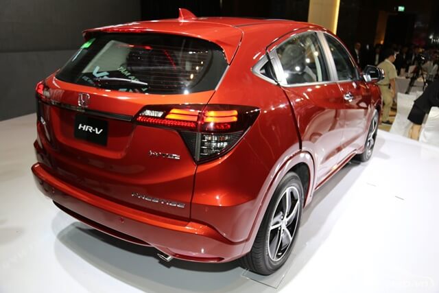 Đánh giá xe Honda HR-V 2019 L về thiết kế đuôi xe 1
