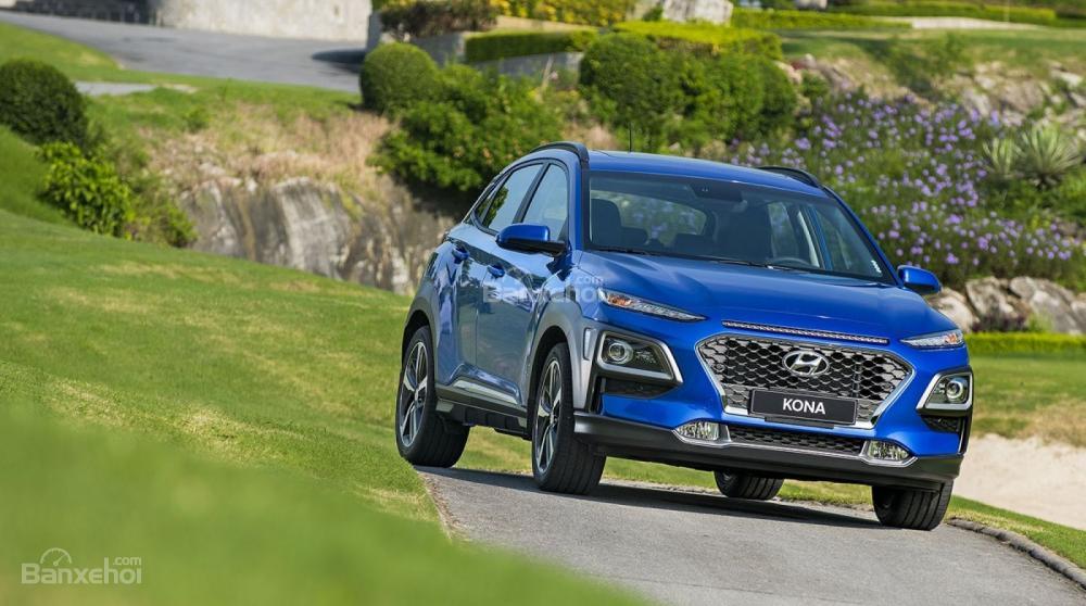 So sánh Hyundai Kona 2018 và Mitsubishi Xpander 2018 