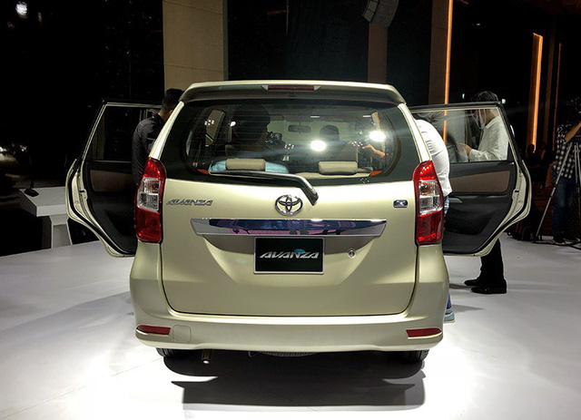 So sánh Mitsubishi Xpander và Toyota Avanza về đuôi xe 5